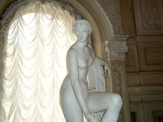 "Венера,снимающая сандалию",копия с бронзовой "Венеры" работы И.П.Витали 1850-е г.г.