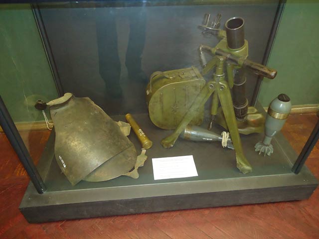 Образцы вооружения советской армии(защита сапёра,миномёт)