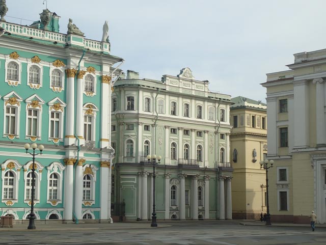 Зимний дворец и Малый Эрмитаж со стороны Дворцовой пл.