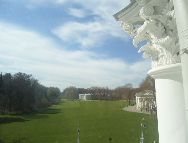 Вид на Масляный луг с дворца