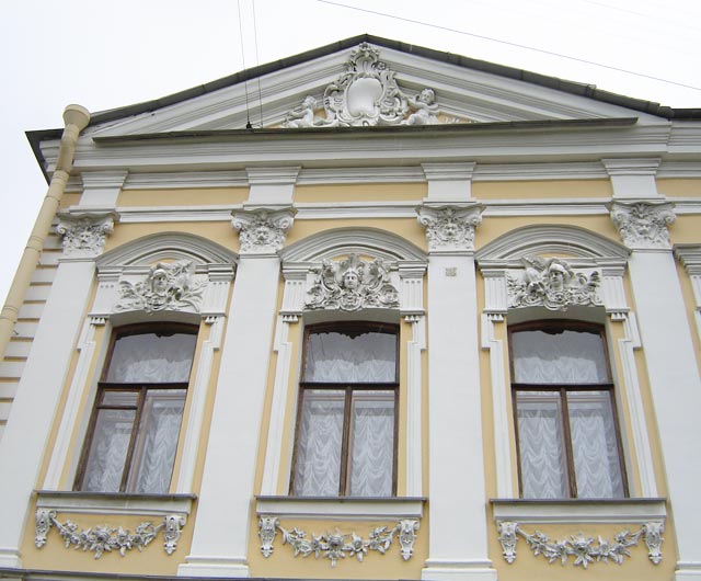 Шереметевский дворец.Фрагмент фасада.