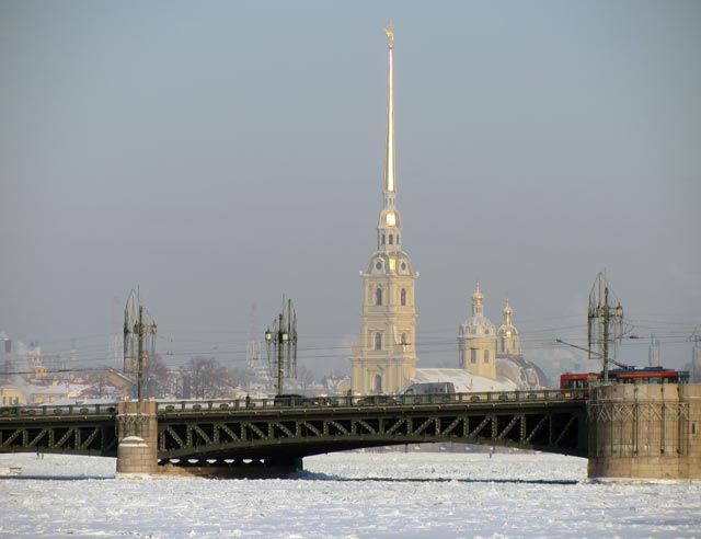 Дворцовый мост.Петропавловский собор.