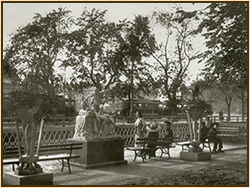 Летний сад. "Амур и Психея". Фото К.К.Буллы. 1913 г.