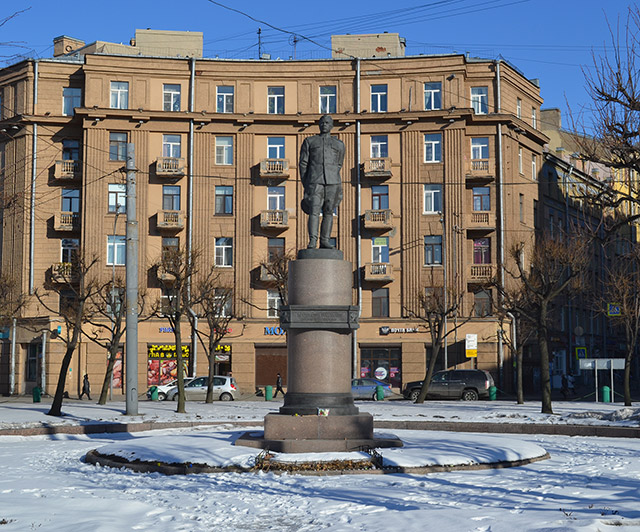 Памятник маршалу Л.А.Говорову. Санкт-Петербург