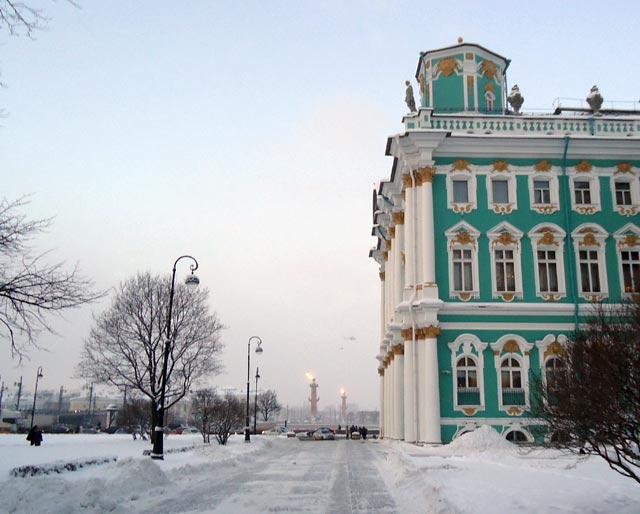 Ростральные колонны.Зимний дворец
